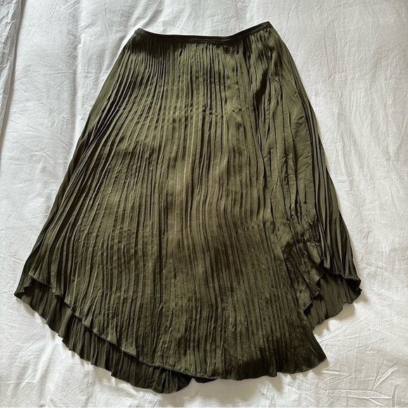 [SOLD] Revolve Vince Crushed Drape Pleated Satin Skirt in Mineral Pine Small - Picture 7 of 16